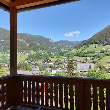 Ski-to-door Pistenblick Апартаменти *